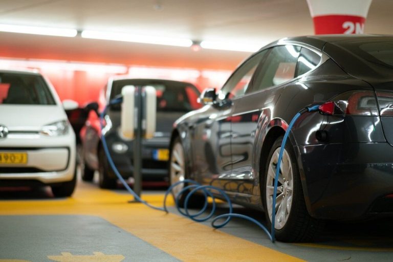 Owning and driving an EV Charging in Sydney, just how easy is it? | JUCER